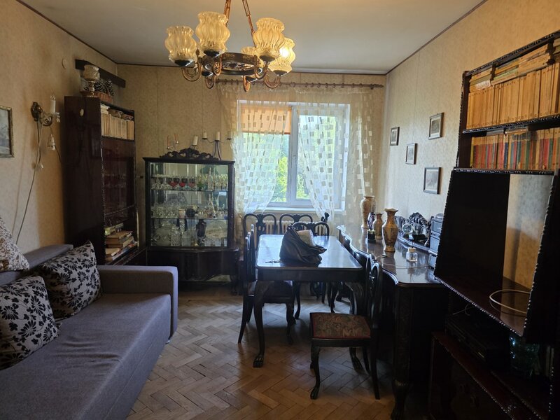 Baba Novac, parc IOR, 10 minute metrou Dristor, restaurant Rucar,