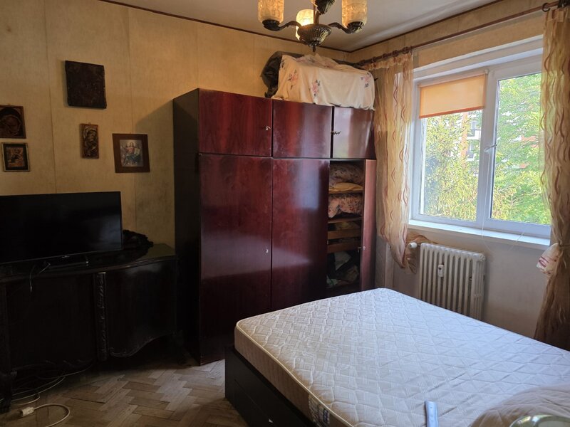 Baba Novac, parc IOR, 10 minute metrou Dristor, restaurant Rucar,